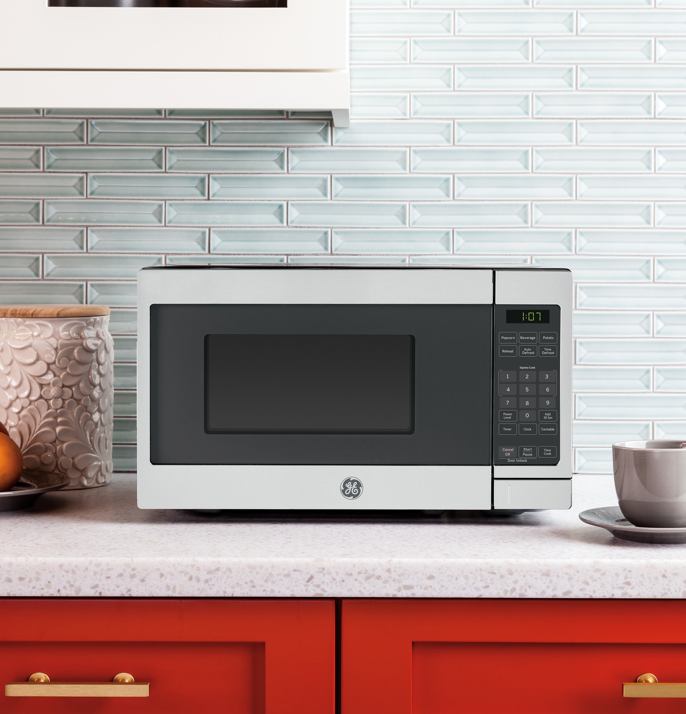 GE 0.7 Cu. Ft. Capacity Countertop Microwave Oven | GCST07N1WSS