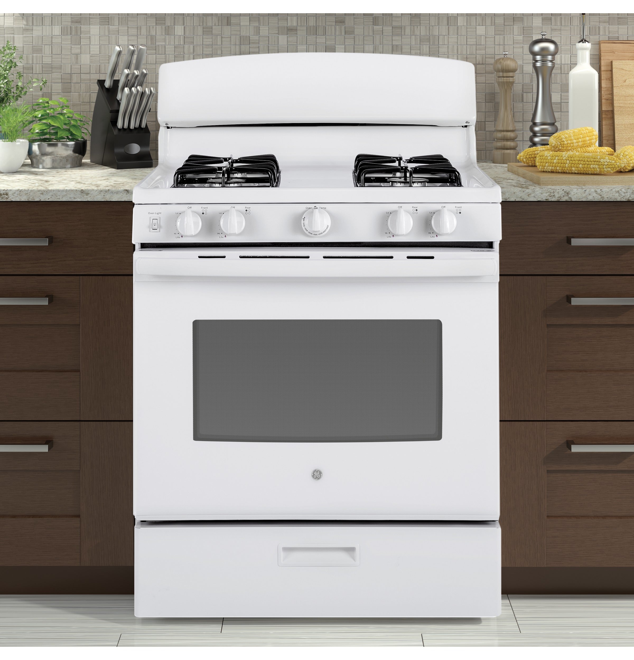 GE Free-Standing Front Control Gas Range | JGBS30DEKWW