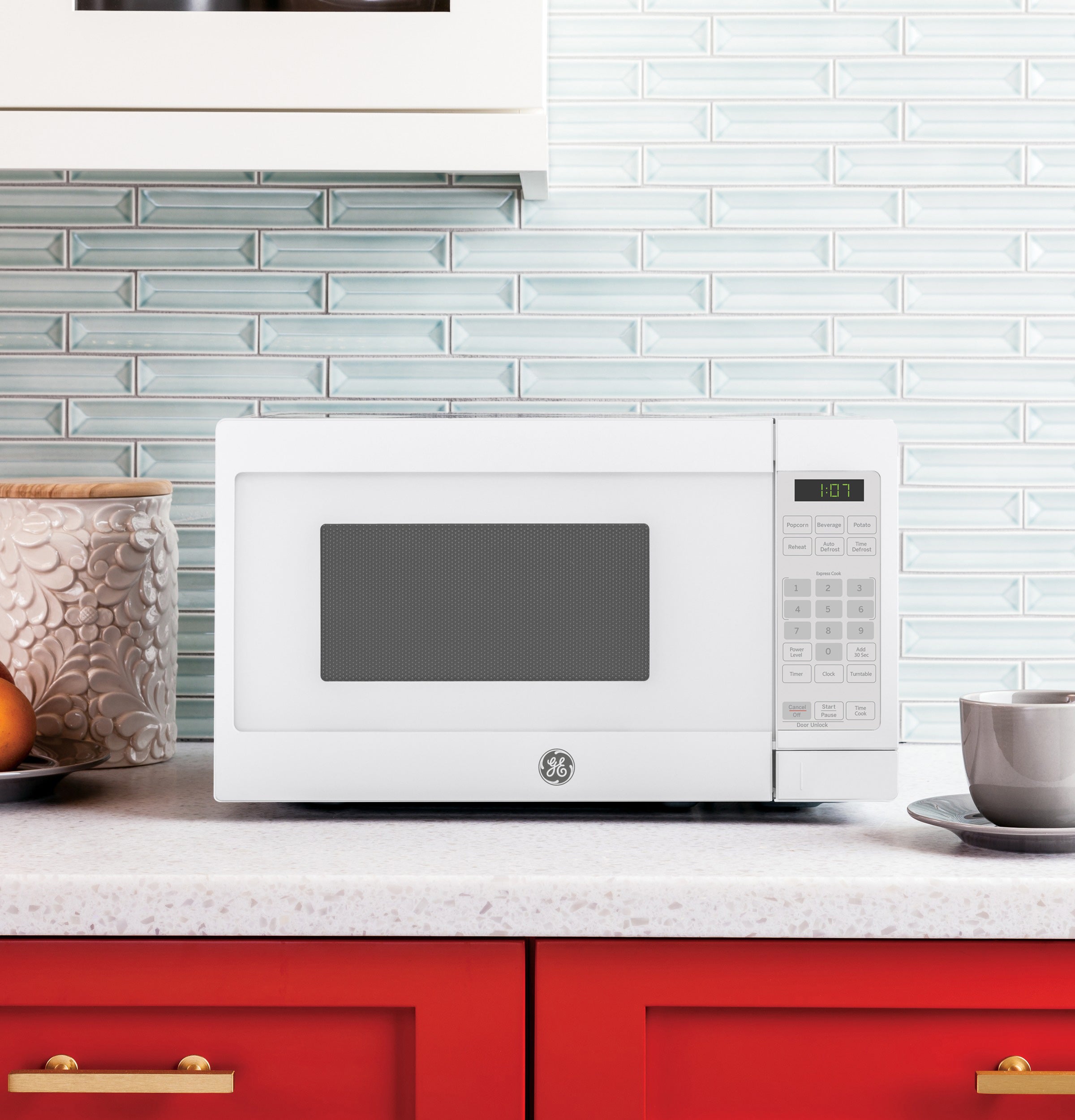 GE 0.7 Cu. Ft. Capacity Countertop Microwave Oven | GCST07N1WWW