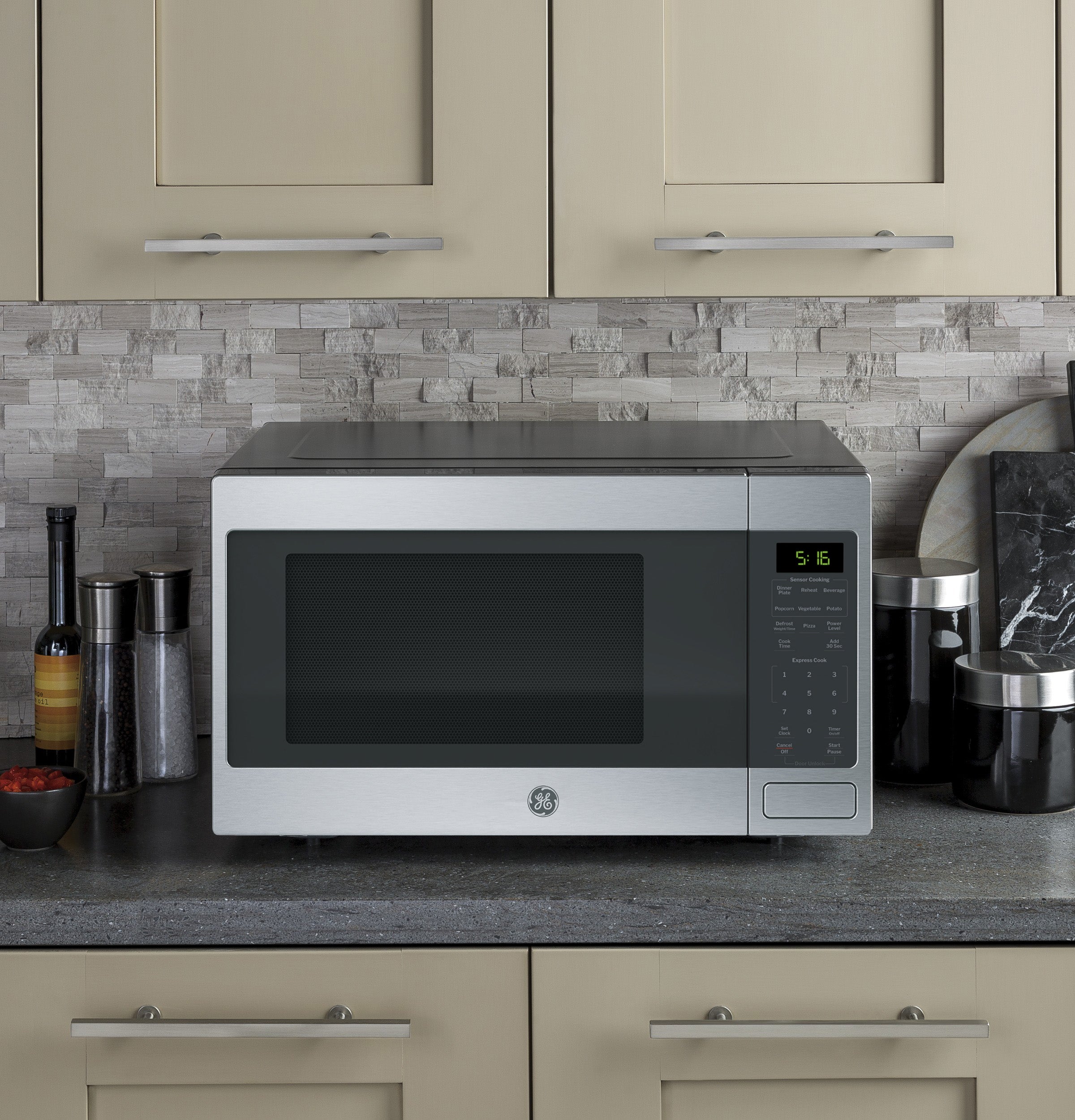 GE 1.6 Cu. Ft. Countertop Microwave Oven | GCST16S1WSS