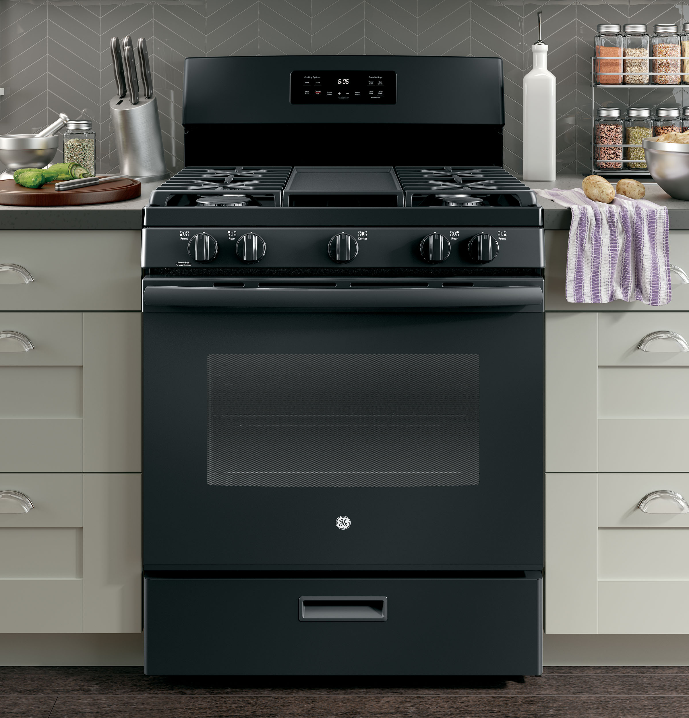 GE Free-Standing Front Control Gas Range | JGBS66DEKBB